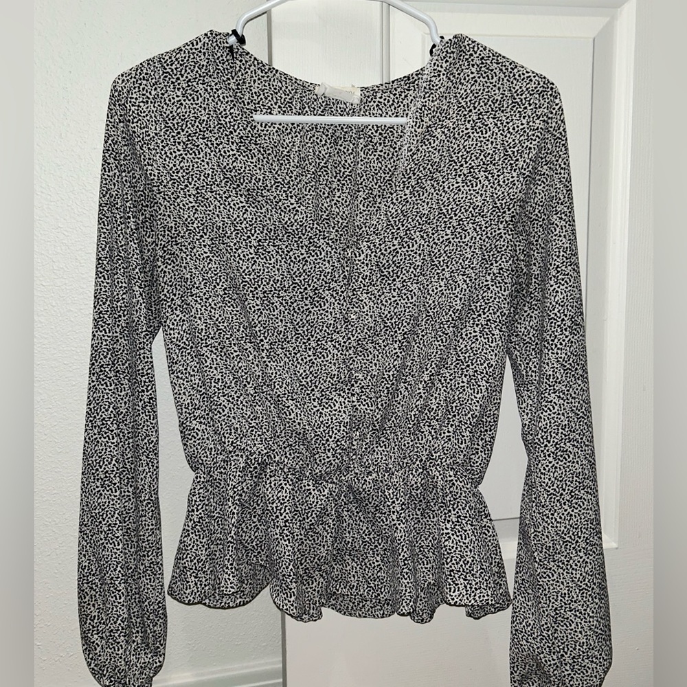 Small long sleeve top